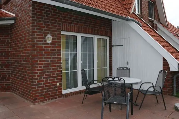 Ev (Zum Hallenbad 31)