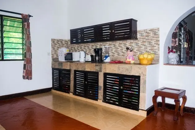 Family Villa (Dora)