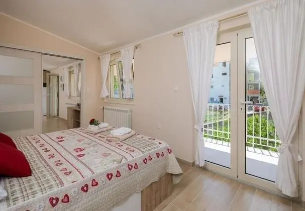 Apart Daire (Dora - with nice courtyard - A1(4))