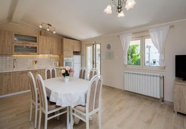 Apart Daire (Dora - with nice courtyard - A1(4))