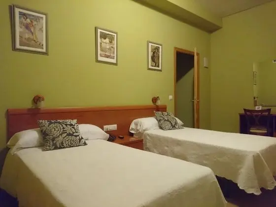 Tek Büyük veya İki Ayrı Yataklı Oda