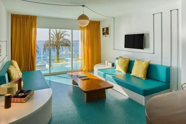 Süit, Deniz Manzaralı (1 pax)
