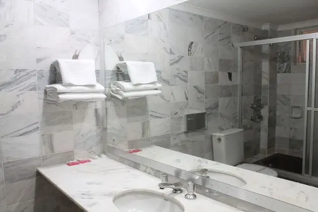 Deluxe Üç Kişilik Oda