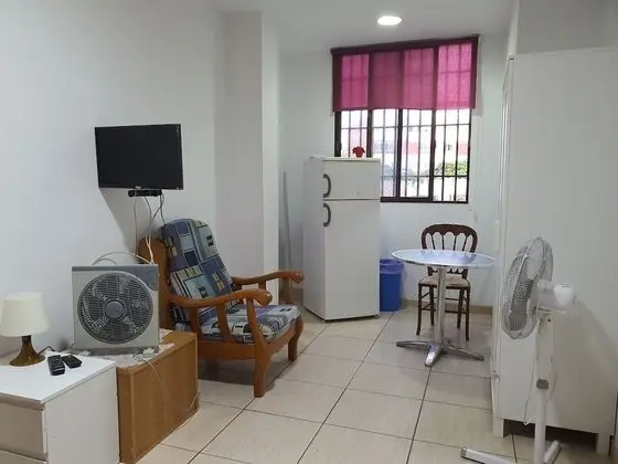 City İki Ayrı Yataklı Oda, Ortak Banyo (4)