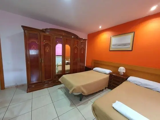 Tek Büyük Yataklı Oda, Ortak Banyo (3)