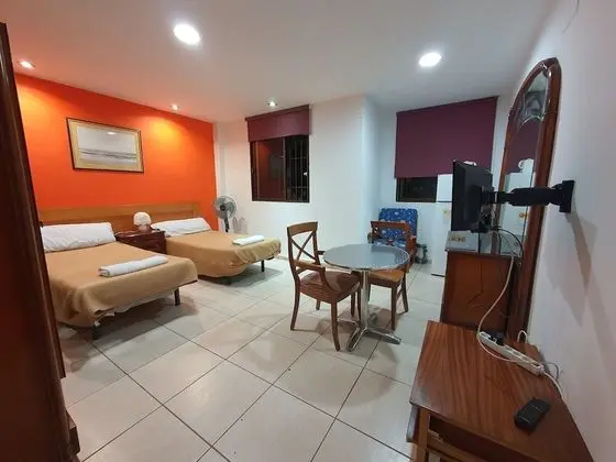 Tek Büyük Yataklı Oda, Ortak Banyo (3)