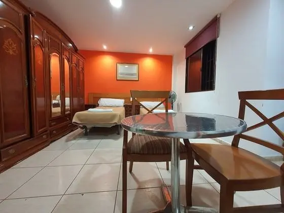 Tek Büyük Yataklı Oda, Ortak Banyo (3)