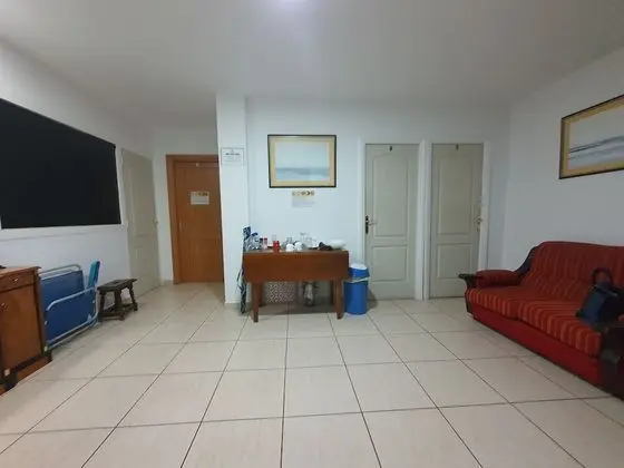 Tek Büyük Yataklı Oda, Ortak Banyo (3)