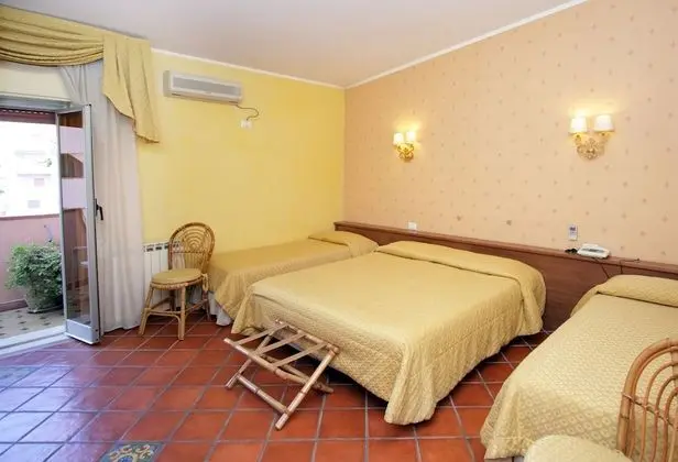 Classic Üç Kişilik Oda, Balkon