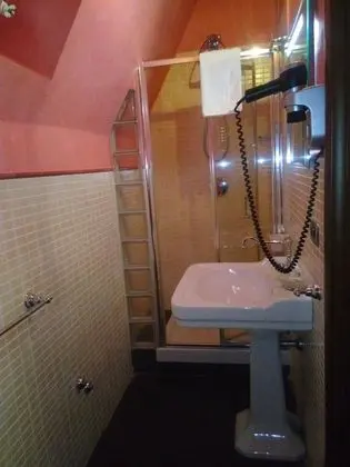 Superior Üç Kişilik Oda, Banyolu/Duşlu, Kule