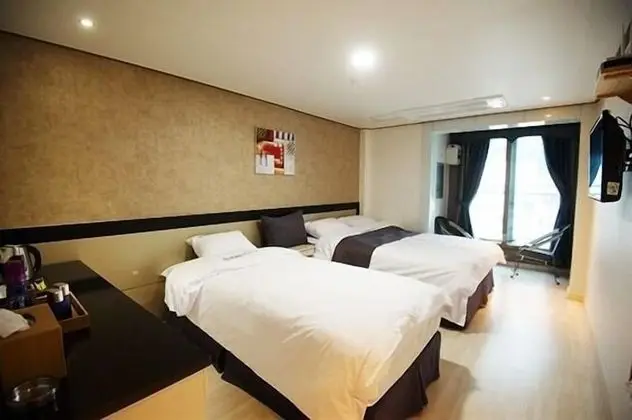 Deluxe Bed Room