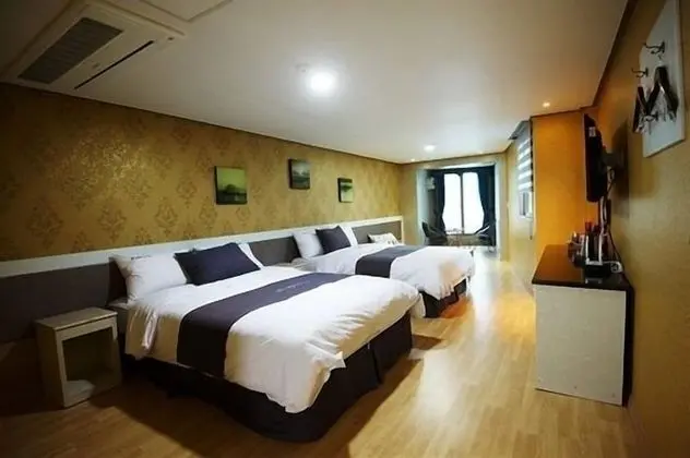 Grand Family Room