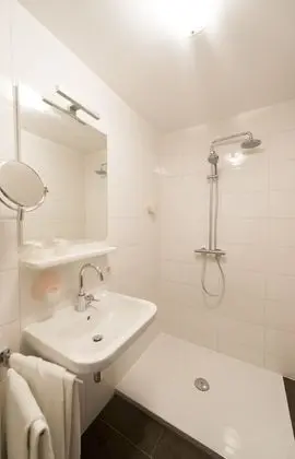 Classic Tek Büyük Yataklı Oda