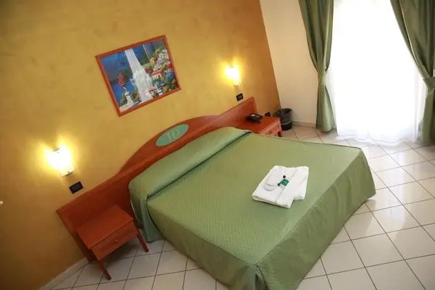Comfort Tek Büyük Yataklı Oda