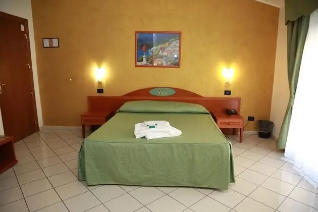 Comfort Tek Büyük Yataklı Oda