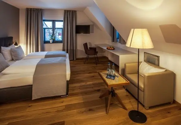 Deluxe Tek Büyük Yataklı Oda
