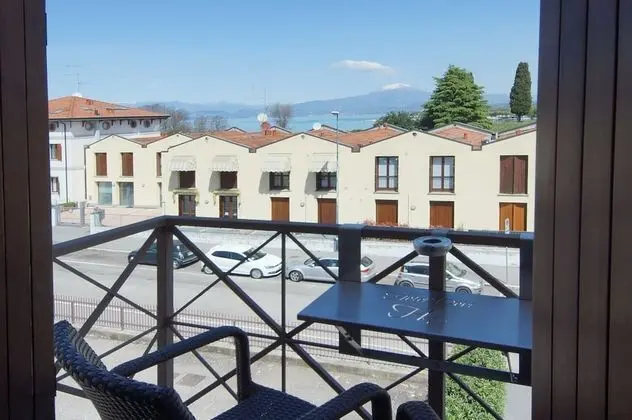 Tek Büyük Yataklı Oda, Balkon