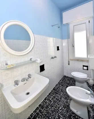 Basic Tek Büyük Yataklı Oda