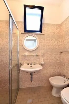 Economy Tek Büyük Yataklı Oda