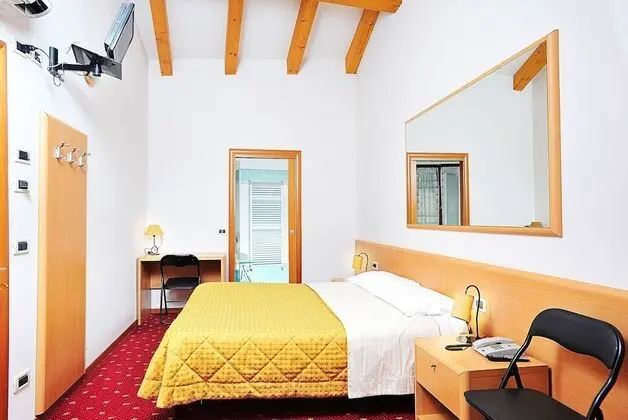 Comfort Tek Büyük veya İki Ayrı Yataklı Oda, Balkon