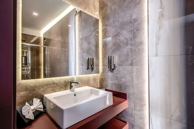 Superior Tek Büyük veya İki Ayrı Yataklı Oda