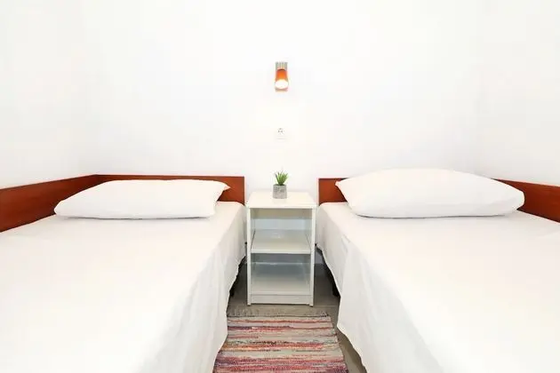 Ev (Doria - perfect location & peaceful -)