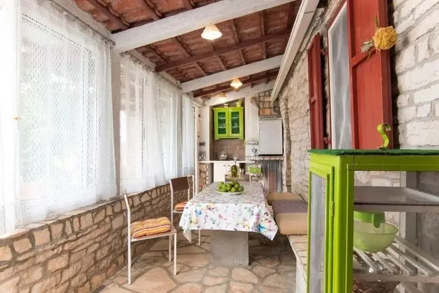 Ev (Doria - perfect location & peaceful -)