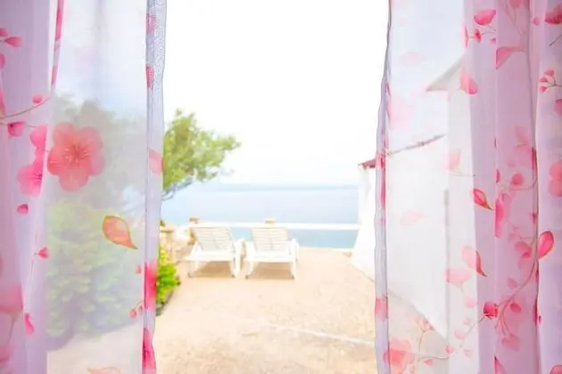 Ev (Doria - perfect location & peaceful -)