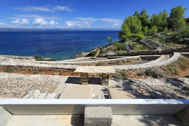 Ev (Doria - perfect location & peaceful -)