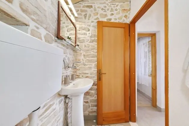 Ev (Doria - perfect location & peaceful -)