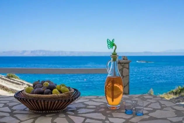 Ev (Doria - perfect location & peaceful -)