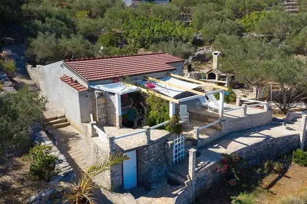 Ev (Doria - perfect location & peaceful -)