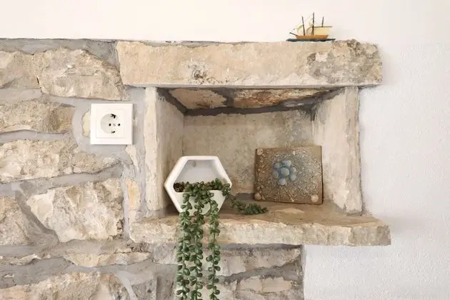 Ev (Doria - perfect location & peaceful -)