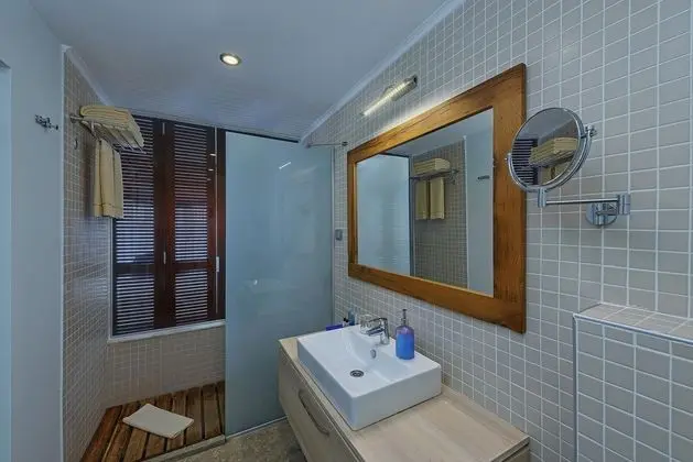 Deniz Manzaralı Standard Oda