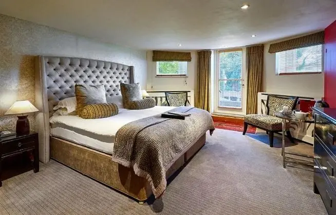 Superior King Room