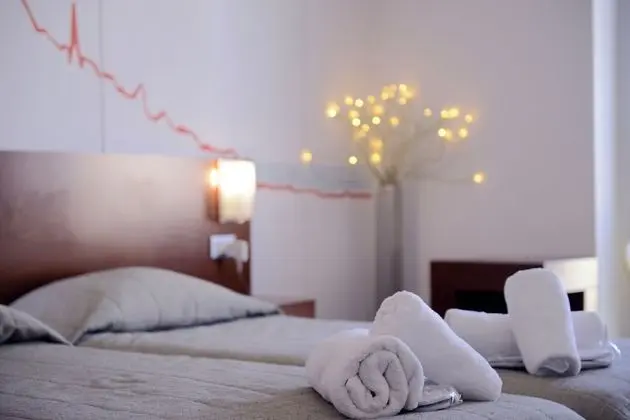 Comfort Oda, 1 Büyük (Queen) Boy Yatak, Sigara İçilmez, Buzdolabı