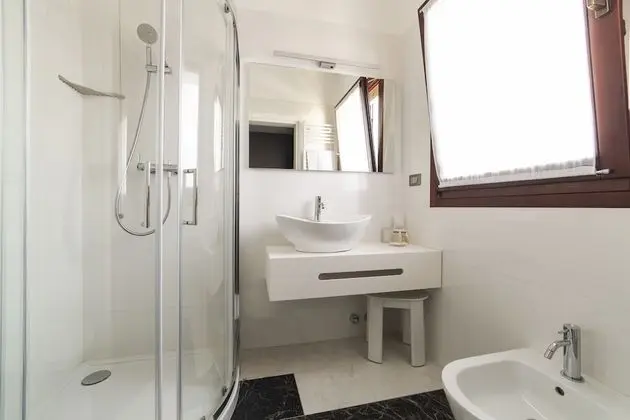 Comfort Tek Büyük veya İki Ayrı Yataklı Oda