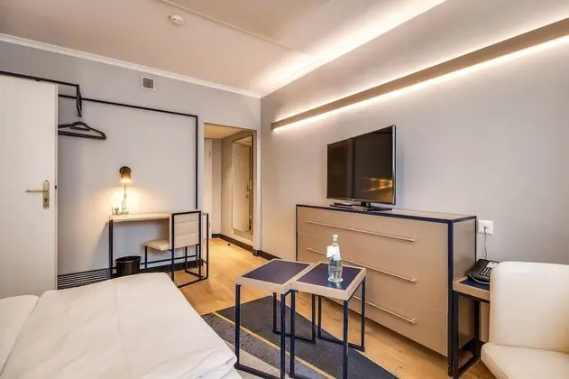 Suite 22nd floor