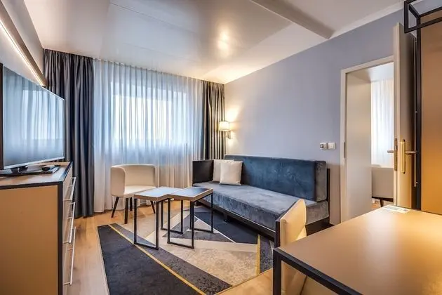 Suite 22nd floor