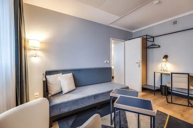 Suite 22nd floor