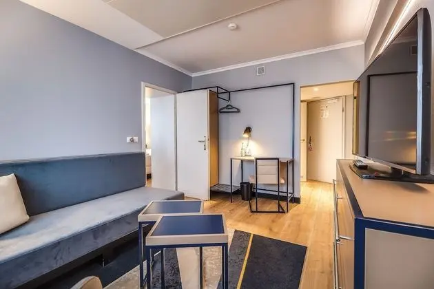 Suite 22nd floor