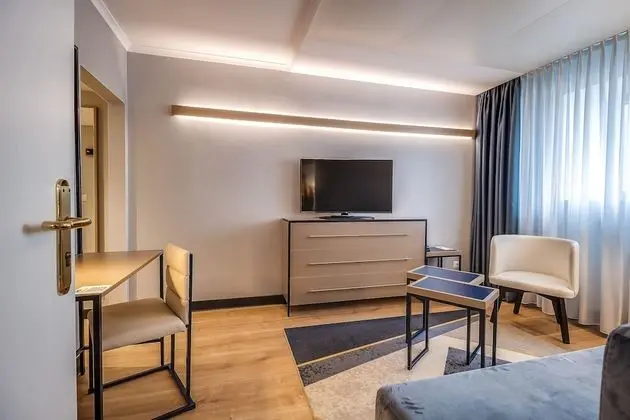 Suite 22nd floor
