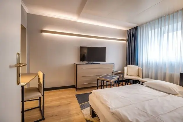 Suite 22nd floor