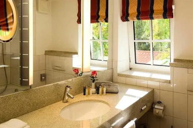 Çift ​​kişilik Queen Size Bed