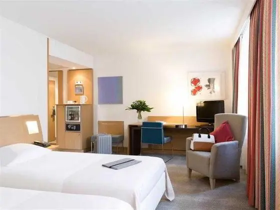 Çift ​​kişilik Queen Size Bed