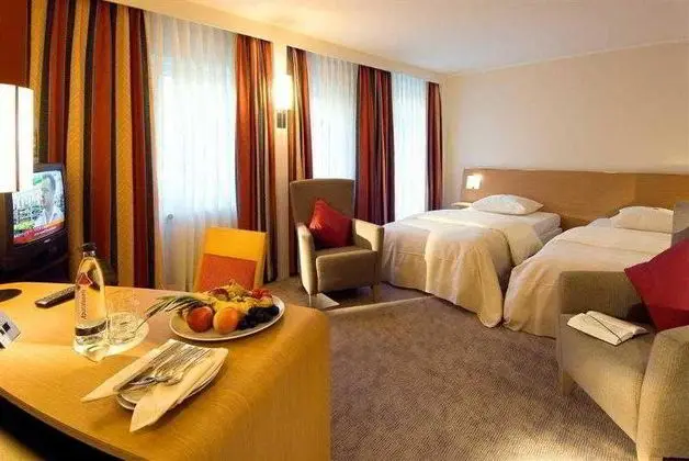 Çift ​​kişilik Queen Size Bed