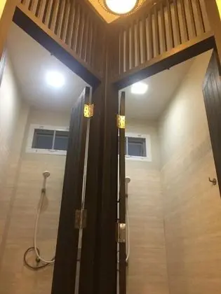 Ortak Ranzalı Oda, Sadece kadınlar için (Yai Jai Dorm)