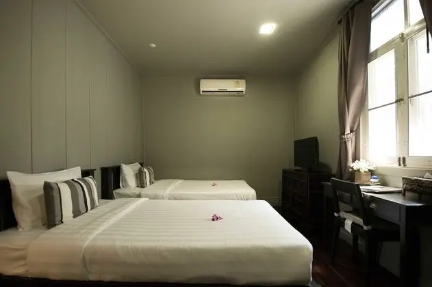 Superior - Private Bathroom Outside