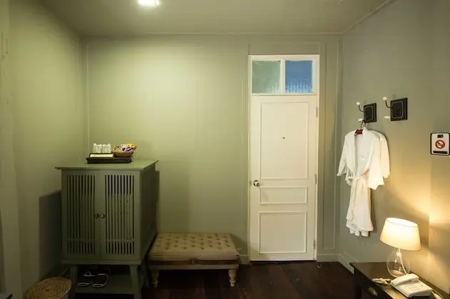 Superior - Private Bathroom Outside