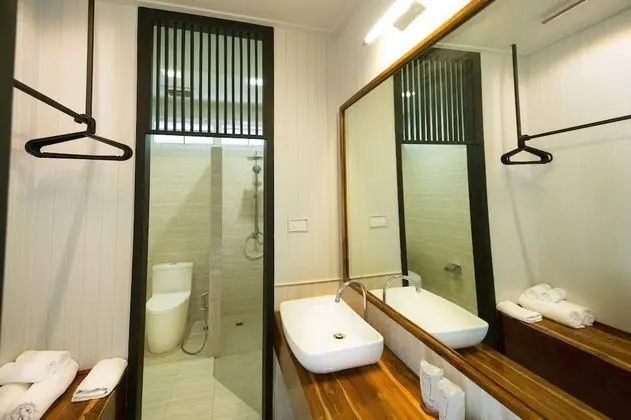 Superior - Private Bathroom Outside